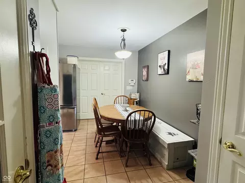 Dining - 2722 17th St, Columbus, IN 47201 photo 1 of 1