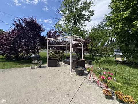 Exterior - 2722 17th St, Columbus, IN 47201 photo 26 of 27