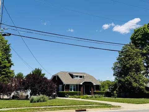 Exterior - 2722 17th St, Columbus, IN 47201 photo 3 of 27