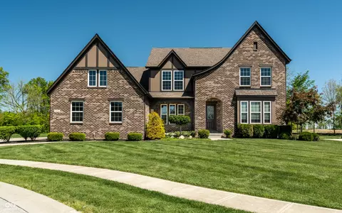 11134 Glen Avon Way, Zionsville, IN 46077