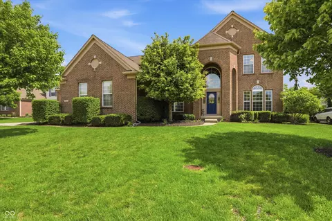 9449 Shadow Rock Cir, Zionsville, IN 46077