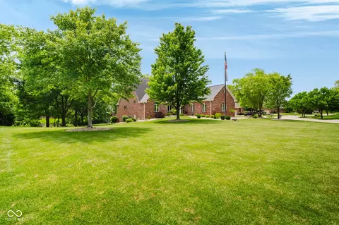4095 Mountbatton Dr, Greenwood, IN 46143