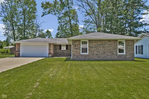 131 Meadow Ln, North Vernon, IN 47265