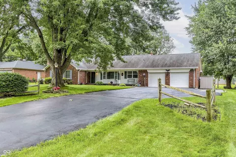 6813 Karyn Dr, Avon, IN 46123