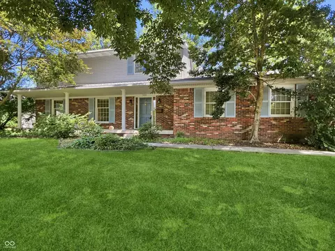 3810 Lakeside Dr, Columbus, IN 47203
