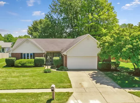 12559 Saksons Blvd, Fishers, IN 46038