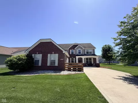 1215 Siena Dr, Greenwood, IN 46143