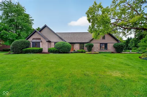 1364 Kingsway Dr, Avon, IN 46123
