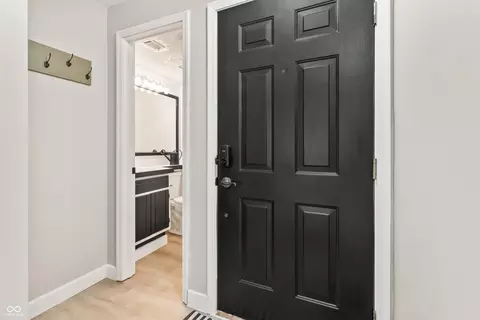 Entry Way - 9532 Behner Ln, Indianapolis, IN 46250 photo 1 of 3