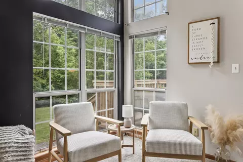 Living - 9532 Behner Ln, Indianapolis, IN 46250 photo 5 of 5