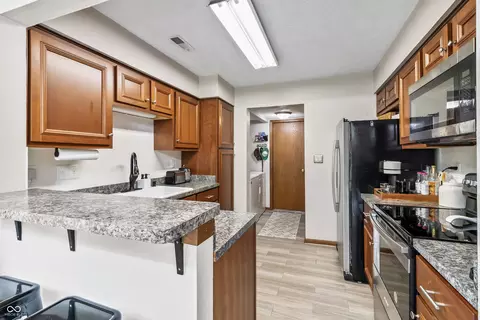Kitchen - 9532 Behner Ln, Indianapolis, IN 46250 photo 1 of 5