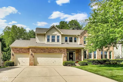 10878 Pine Bluff Dr, Fishers, IN 46037