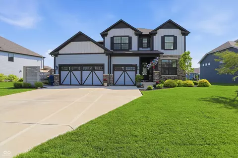 5166 Peachtree Rd, Zionsville, IN 46077