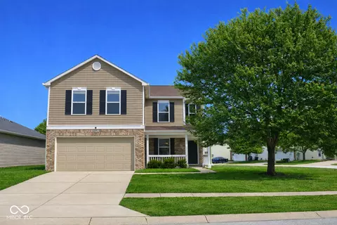 1795 Feather Reed Ln, Greenwood, IN 46143