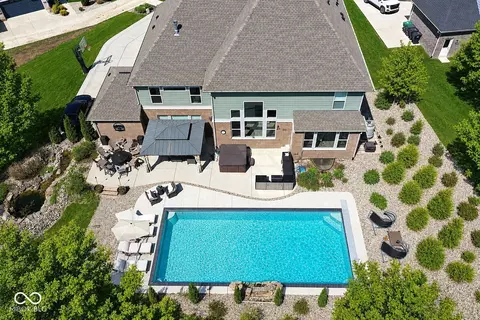 5683 Oakmont Blvd, Bargersville, IN 46106