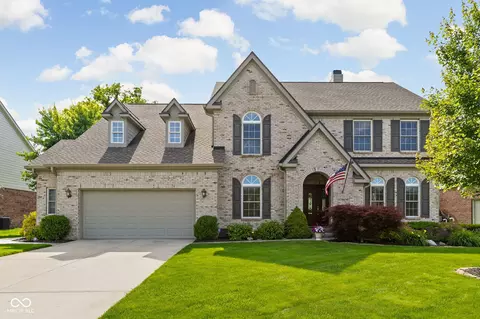 4289 Honeysuckle Ln, Zionsville, IN 46077