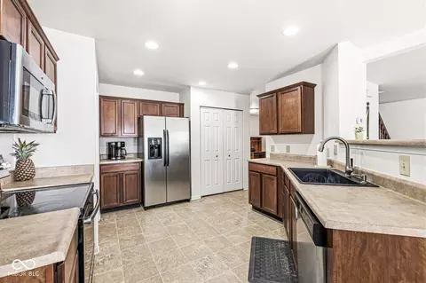 Kitchen - 9637 W Stargazer Dr, Pendleton, IN 46064 photo 3 of 3