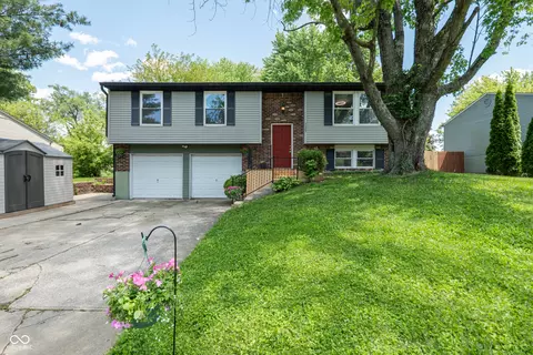 7525 Turnberry Ct, Indianapolis, IN 46237