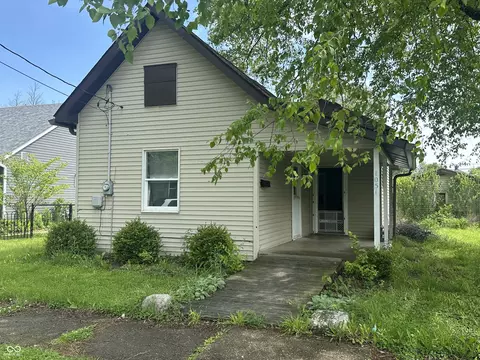 1051 John St, Frankfort, IN 46041