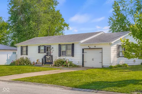 635 Berkshire Dr, Seymour, IN 47274