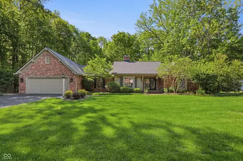 625 Eagle Creek Cir, Zionsville, IN 46077