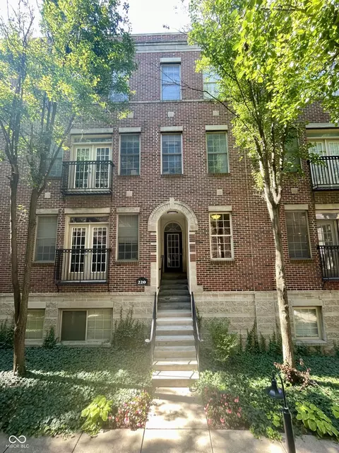 220 N Cleveland St #220C, Indianapolis, IN 46204