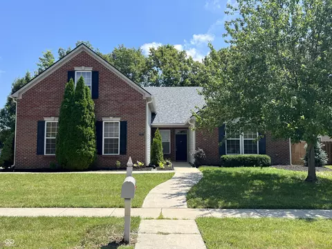 9459 N Bayfield Dr, Mccordsville, IN 46055