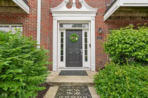 8266 Ethan Dr, Fishers, IN 46038