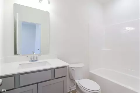 Bath - 2893 Piper Pl, Plainfield, IN 46168 photo 1 of 3