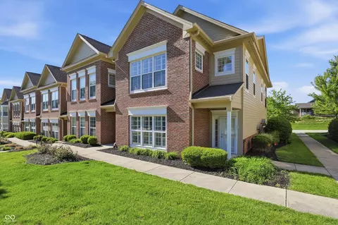 1626 Lacebark Dr UNIT F, Greenwood, IN 46143