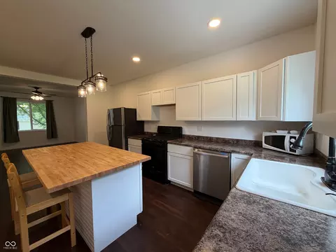 Kitchen - 1102 3rd St, Covington, IN 47932 photo 8 of 9