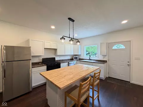 Kitchen - 1102 3rd St, Covington, IN 47932 photo 3 of 9