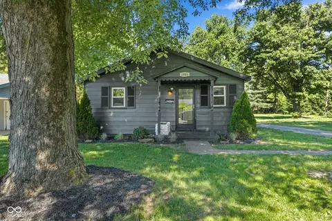 4986 Adkins St, Columbus, IN 47201