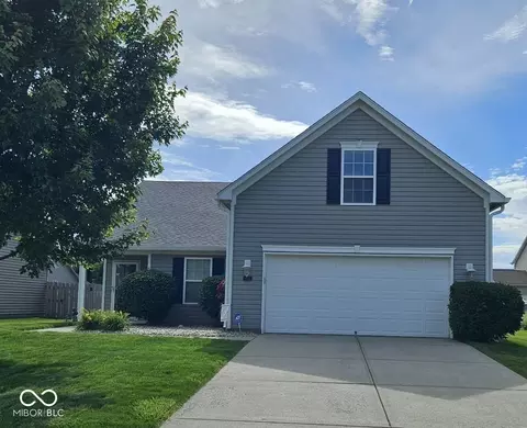 6192 N Woodhaven Dr, Mccordsville, IN 46055