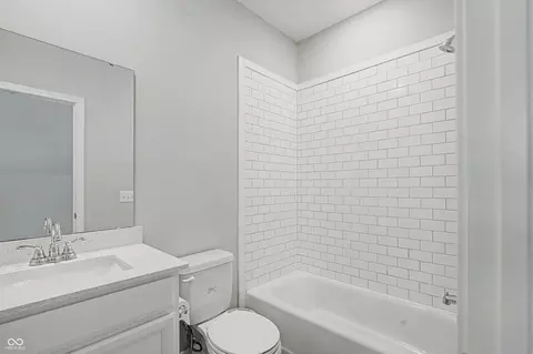 Bath - 9297 Kellner St, Pendleton, IN 46064 photo 2 of 4