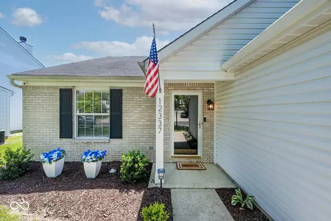 12337 River Valley Dr, Fishers, IN 46037