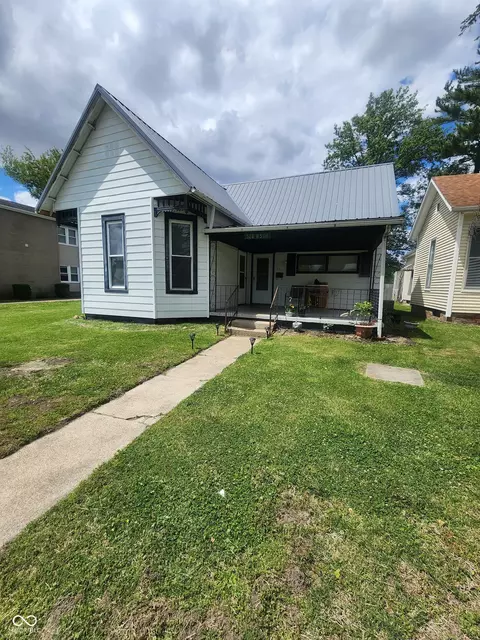 528 W 5th St, Seymour, IN 47274