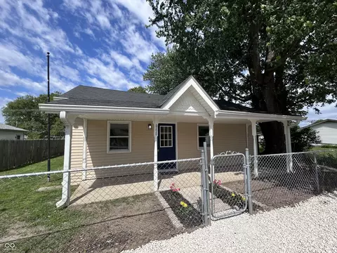960 S St Clair St, Martinsville, IN 46151