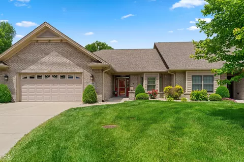 4090 Naples Dr, Columbus, IN 47203