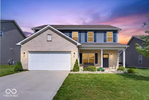275 Longleaf Ln, Greenfield, IN 46140