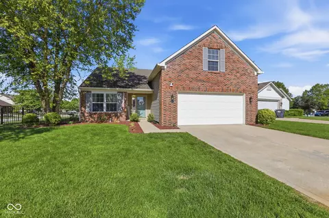2100 Liberty Way Dr, Greenwood, IN 46143