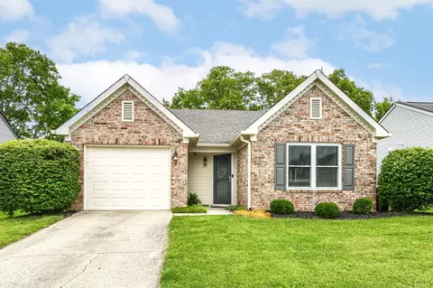 7200 Woodgate Dr, Fishers, IN 46038