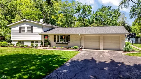 562 Holliday Ln, Indianapolis, IN 46260