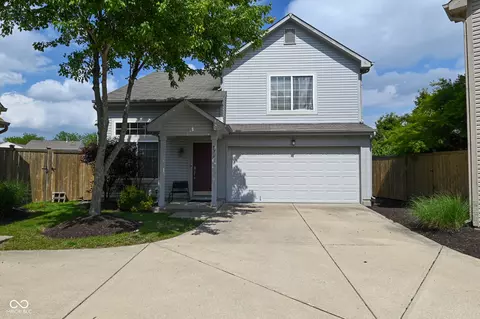 578 Pine Lake Dr, Greenwood, IN 46143