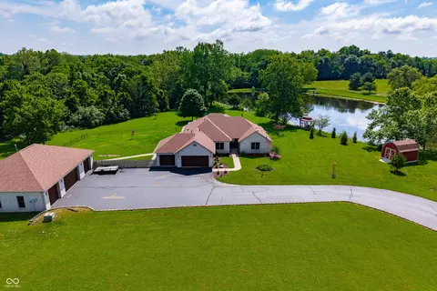 6861 S Nineveh Rd, Trafalgar, IN 46181
