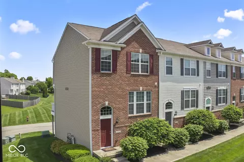 12726 Hannah Hill Rd, Fishers, IN 46037
