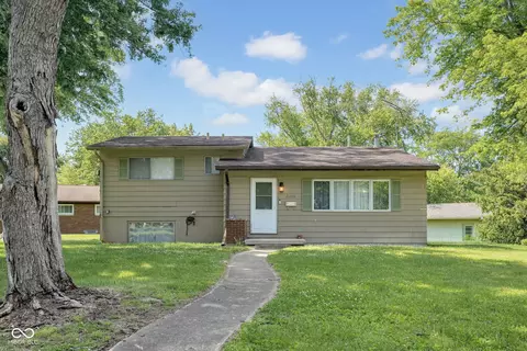 3042 Fairlawn Dr, Columbus, IN 47203