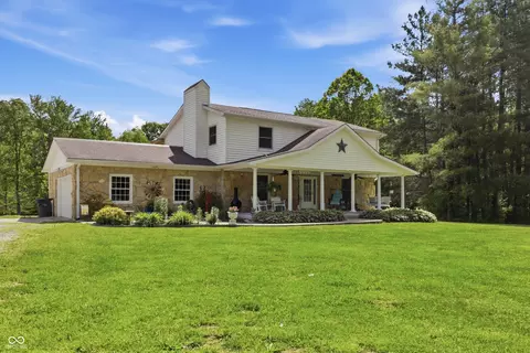 4055 Red Bud Ln, Martinsville, IN 46151