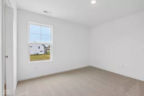 Bedroom - 1549 Pebble Beach Dr, Pendleton, IN 46064 photo 6 of 10