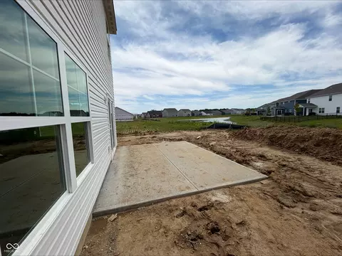 Exterior - 1549 Pebble Beach Dr, Pendleton, IN 46064 photo 4 of 4